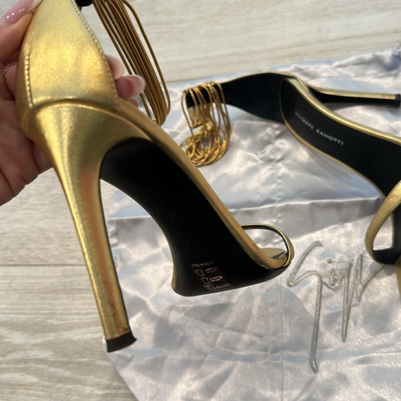Giuseppe Zanotti Kay Anklet Sandal Heels in Gold Leather size 36.5 - Picture 4 of 11